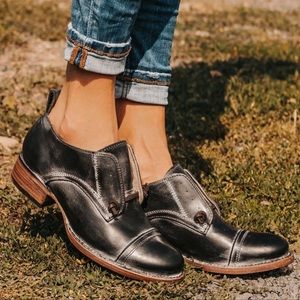 Freebird Mabel Black gently worn - great condition runs big more like a size 9